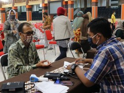 Sebelum UTBK, Pengawas dan Panitia di Universitas Brawijaya Rapid Test
