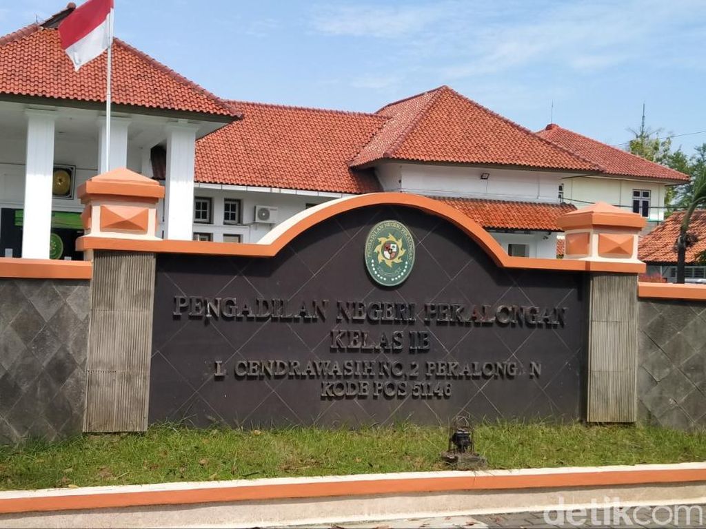 Sosok 2 Hakim yang Terjerat Kasus Asusila di Mata Ketua PN Pekalongan Sosok 2 Hakim yang Terjerat Kasus Asusila di Mata Ketua PN Pekalongan