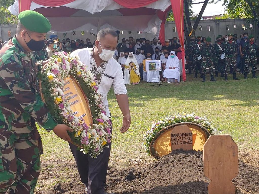 Pangdam Bukit Barisan Pimpin Pemakaman Pelda Anumerta Rama di Pekanbaru