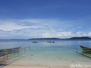 Liburan ke Pulau Papua Ini, Syaratnya Harus Mandi di Laut