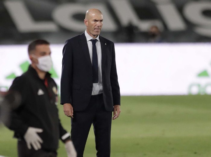 Getafe's Xabier Etxeita in action during the Spanish La Liga soccer match between Real Madrid and Getafe at the Alfredo di Stefano stadium in Madrid, Spain, Thursday, July 2, 2020. (AP Photo/Bernat Armangue)