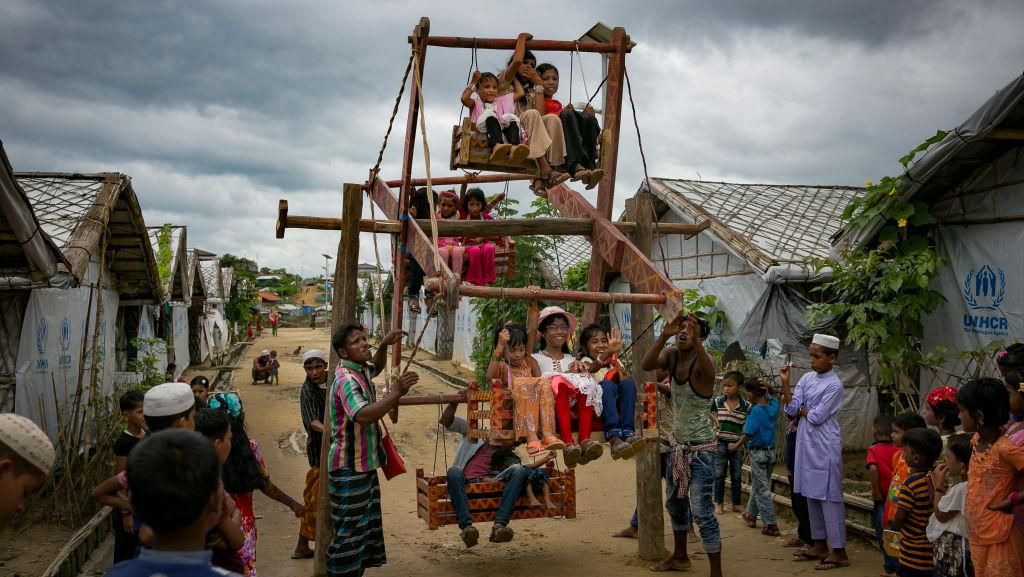 Keseruan Anak-anak Rohingya di Tengah Keterbatasan Keseruan Anak-anak Rohingya di Tengah Keterbatasan