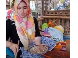 Pegawai Starbucks Intip Pengunjung hingga Penjual Rujak Mirip Syahrini Pegawai Starbucks Intip Pengunjung hingga Penjual Rujak Mirip Syahrini