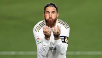 Di tengah, ada Sergio Ramos. Ramos adalah bek terbaik yang pernah ada, dia punya karakter yang hebat dan dapat menjadi sebagai teman yang baik, kata Oezil (Getty Images/Angel Martinez)