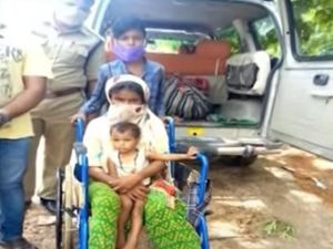 Kisah Bocah 10 Tahun Mudik Jalan Kaki 350 KM Sambil Dorong Kursi Roda Ibunya