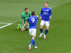 Vardy Brace, Leicester Menang 3-0 Atas Crystal Palace