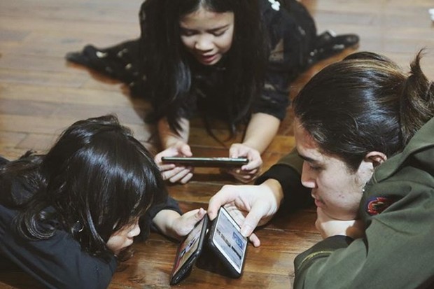 anak seleb Ahmad Dhani, El dari pernikahannya dengan Maia Estianty, serta Safeea dan Ali dari pernikahannya dengan Mulan Jameela