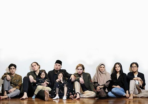 keluarga pasangan seleb Ahmad Dhani dan Mulan Jameela