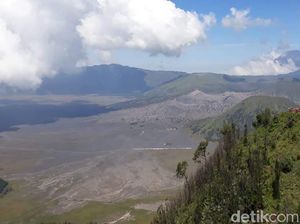 Tertutup untuk Wisatawan, Yadnya Kasada Tahun Ini Khusus Bagi Warga Tengger Tertutup untuk Wisatawan, Yadnya Kasada Tahun Ini Khusus Bagi Warga Tengger