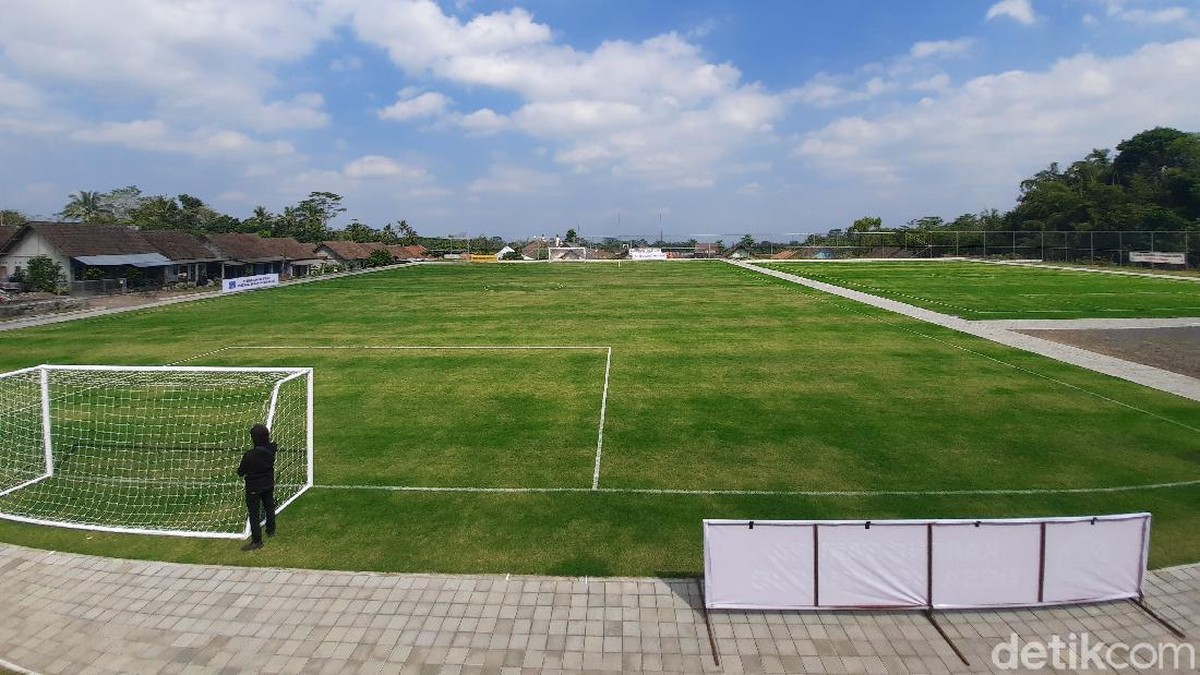 Kepuharjo Sport Center, lapangan berstandar Internasional di kaki Gunung Merapi. (Foto: detikcom/Jauh Hari Wawan S)