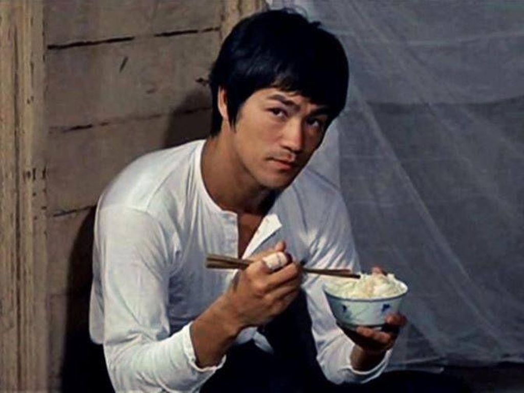 Ini 5 Makanan Favorit Bruce Lee yang Doyan Sup Kol dan Steak