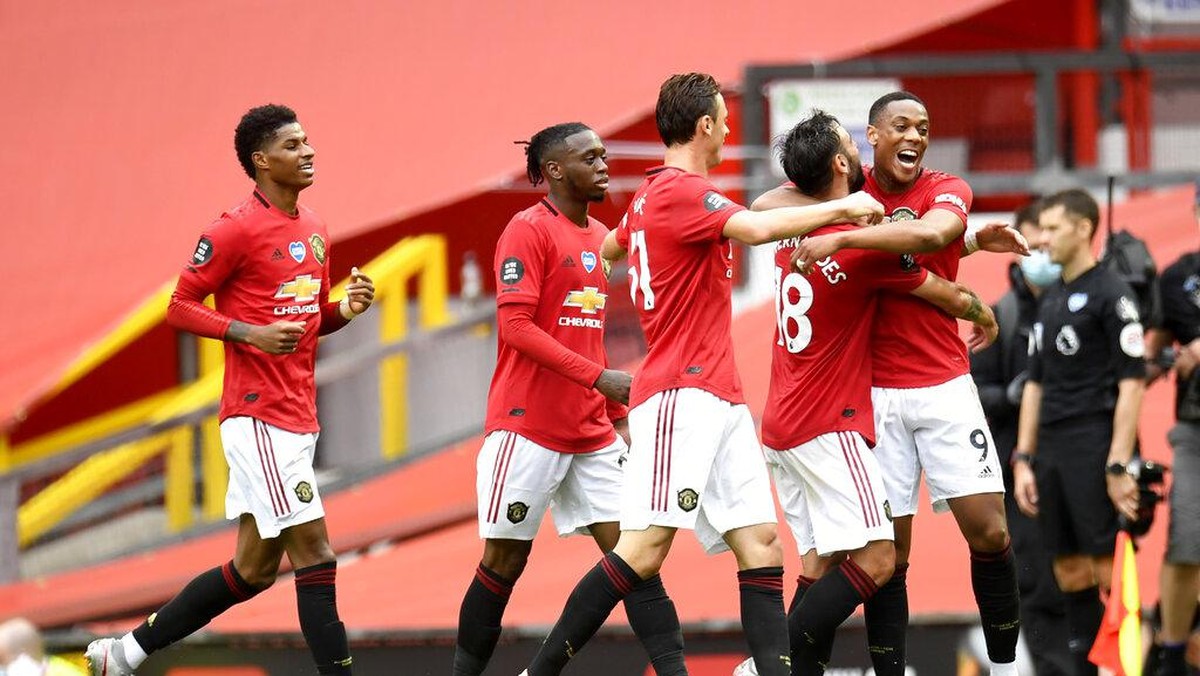 Luke Shaw menyebut Manchester United sekarang penuh dengan rasa percaya diri (Foto: AP/Peter Powell)