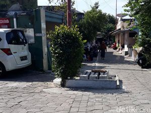 Ternyata, Makam Berjejer di Pertigaan Jalan Kampung Solo Pusara 3 Bayi