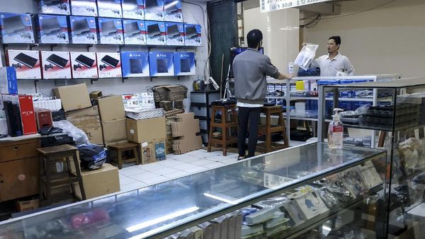 Katanya Ditutup, Kok Toko di Pasar Glodok Tetap Buka Sih