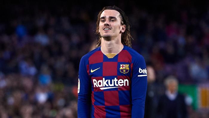 Antoine Griezmann Barcelona BARCELONA, SPAIN - MARCH 07: Antoine Griezmann of FC Barcelona reacts during the Liga match between FC Barcelona and Real Sociedad at Camp Nou on March 07, 2020 in Barcelona, Spain. (Photo by Alex Caparros/Getty Images)