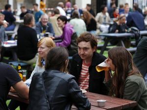 Inggris Minta Warganya Kurangi Merokok, Diganti Pakai Vape