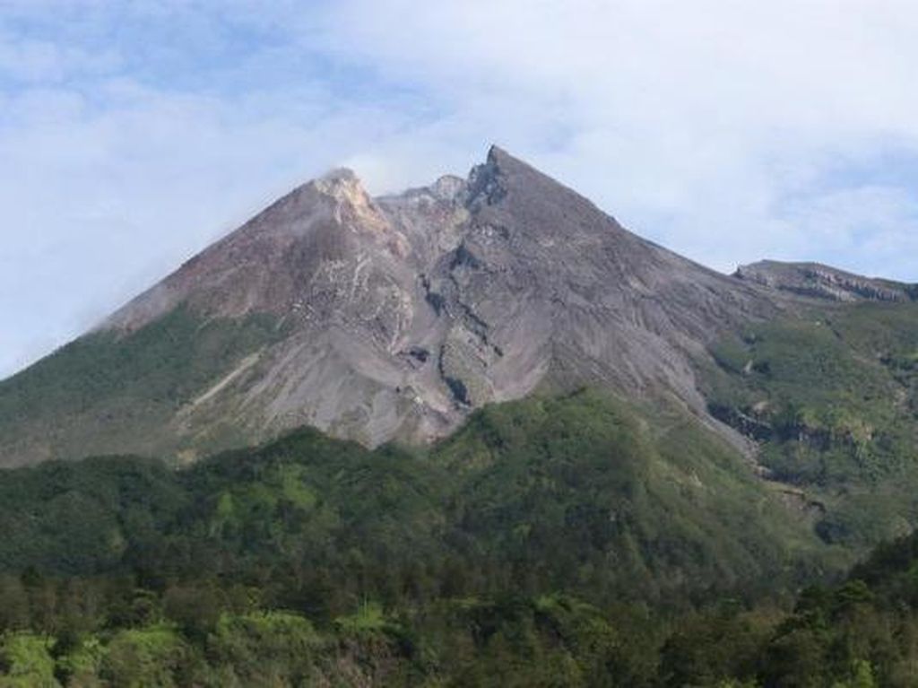 Wahai Para Pendaki, Jalur Sapu Angin Gunung Merapi Masih Tutup Wahai Para Pendaki, Jalur Sapu Angin Gunung Merapi Masih Tutup