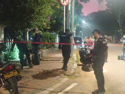 Video Olah TKP Ledakan di Menteng, Belum Ada Indikasi Teroris