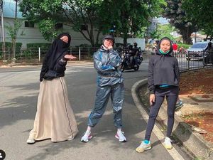 Baju Mulan Jameela saat Lari Pagi yang Jadi Sorotan