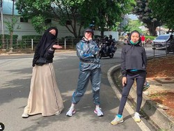Baju Mulan Jameela saat Lari Pagi yang Jadi Sorotan