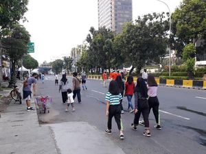 CFD Jl Gajah Mada-Hayam Wuruk DKI, Masih Ada Warga Tak Pakai Masker-Ajak Anak CFD Jl Gajah Mada-Hayam Wuruk DKI, Masih Ada Warga Tak Pakai Masker-Ajak Anak