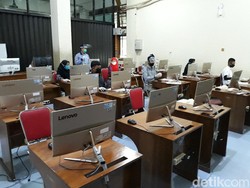 Rektor UNS Cerita UTBK Sempat Terhenti 20 Menit Gegara Gangguan