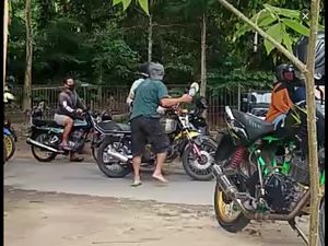 Viral Biker Dipukul Warga Pakai Sandal Jepit Diduga Gegara Bleyer