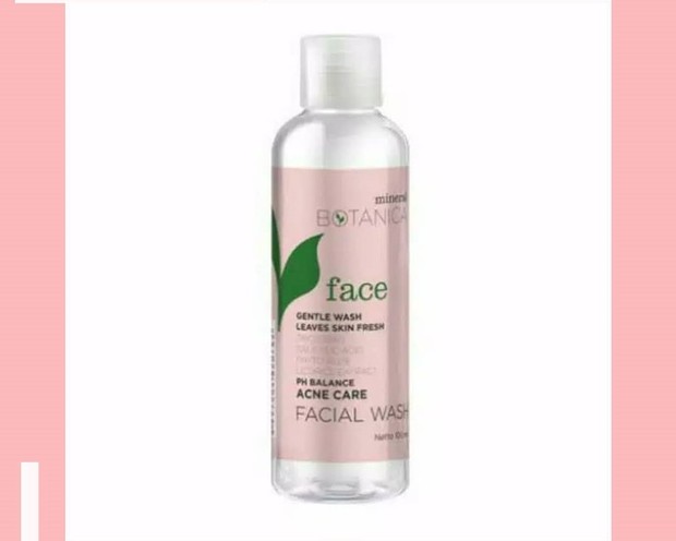 Mencuci wajah menjadi hal yang penting dalam merawat wajah berjerawat