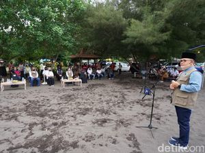 Bupati Anas Tinjau Pantai Cacalan, Pastikan Terapkan Protokol Kesehatan Bupati Anas Tinjau Pantai Cacalan, Pastikan Terapkan Protokol Kesehatan