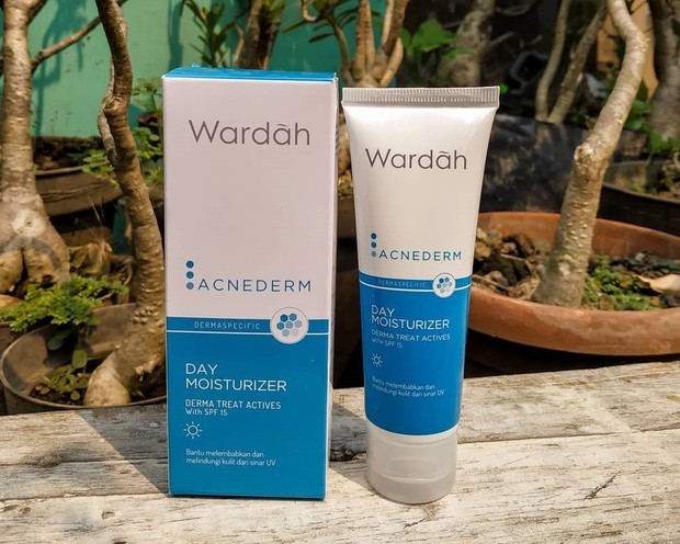 Meski berjerawat wajah wajib menggunakan pelembab