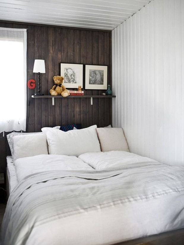 Harus memastikan tempat tidur selalu menempel ke dinding.