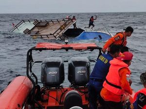 Detik-detik Evakuasi Penumpang Kapal Guide di Perairan Malaoge