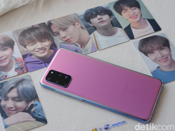 Unboxing Galaxy S20+ BTS Edition yang Siap Bikin Gemas Para ARMY