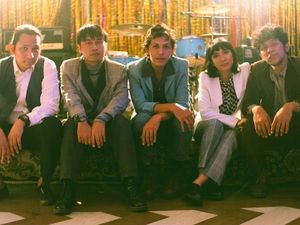 Indische Party Rilis Ulang Video Klip Sepeda