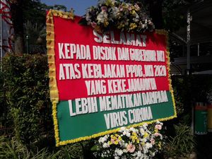Ortu Siswa Protes PPDB DKI, Kantor Anies Diserbu Karangan Bunga Kekecewaan Ortu Siswa Protes PPDB DKI, Kantor Anies Diserbu Karangan Bunga Kekecewaan