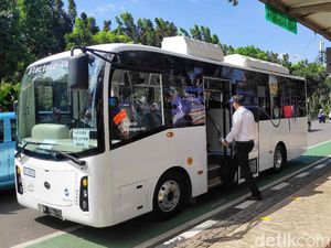 Keren! TransJ Uji Coba Bus Listrik di Ibu Kota