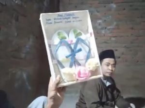 Viral Pria Lombok Nikahi Model Hanya dengan Mahar Sandal Jepit & Segelas Air Viral Pria Lombok Nikahi Model Hanya dengan Mahar Sandal Jepit & Segelas Air