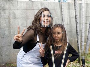 Melaney Ricardo Keluarkan Anak dari Sekolah Reguler