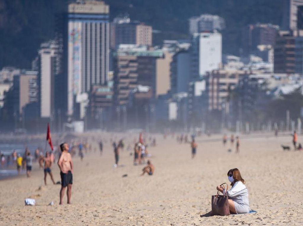 Pantai di Brasil Ini Takkan Buka Lagi Sampai Ada Vaksin Corona Pantai di Brasil Ini Takkan Buka Lagi Sampai Ada Vaksin Corona