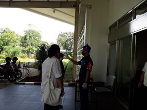 Begini Suasana UTBK Hari Kedua di UI, Suhu Tubuh Peserta Dicek Dua Kali