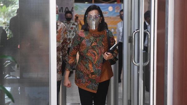 Potret Sri Mulyani Pakai Face Shield