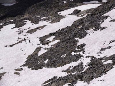 Potret Salju Berwarna Pink di Pegunungan Alpen