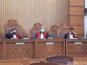 Sidang PK Ditunda Lagi, Hakim Minta Djoko Tjandra Hadir ke PN Jaksel 20 Juli Sidang PK Ditunda Lagi, Hakim Minta Djoko Tjandra Hadir ke PN Jaksel 20 Juli