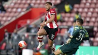 Sebaliknya Southampton bisa memanfaatkan kesalahan sang tamu untuk mencuri satu gol lewat kaki Che Adams.