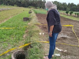 Sumur TKP Penemuan Mayat Perempuan Bercelana Pendek Digaris Polisi Sumur TKP Penemuan Mayat Perempuan Bercelana Pendek Digaris Polisi