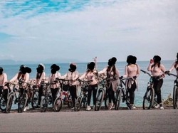 Goweser Perempuan di Aceh Berbaju Ketat Minta Maaf