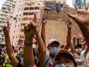 Buku-buku Pro Demokrasi Ditarik dari Perpustakaan Hong Kong Buku-buku Pro Demokrasi Ditarik dari Perpustakaan Hong Kong