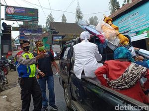Ada Penyekatan Agar Warga Luar Tengger Tak Ikut Kasada di Gunung Bromo
