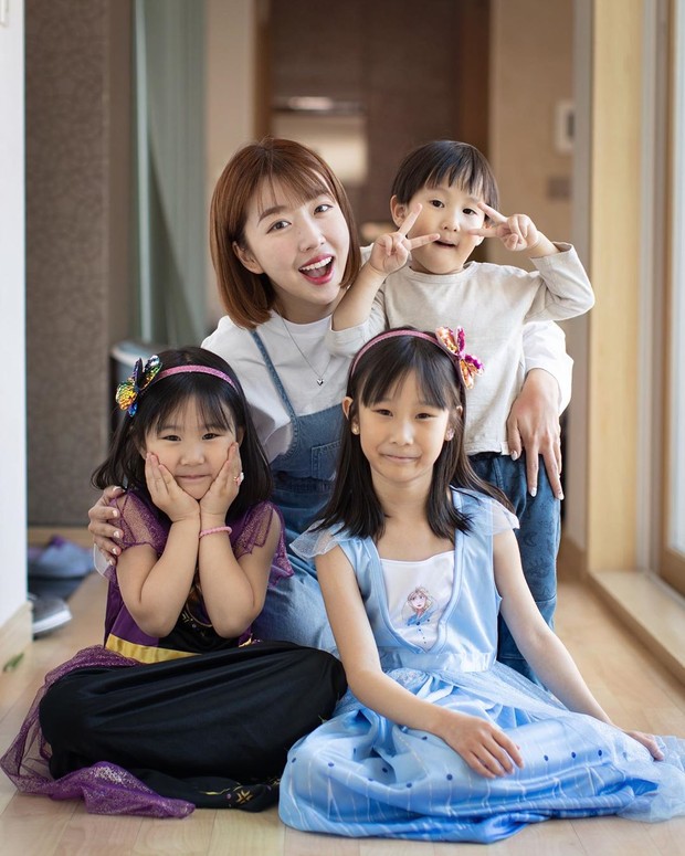 Kolaborasi Sunny Dahye bersama Kimbap Family yang sama-sama tinggal di Korea Selatan.