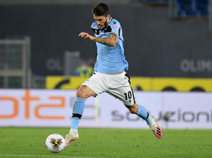 ROME, ITALY - JULY 04: Luis Alberto of SS Lazio in action during the Serie A match between SS Lazio and  AC Milan at Stadio Olimpico on July 04, 2020 in Rome, Italy. (Photo by Marco Rosi - SS Lazio/Getty Images)